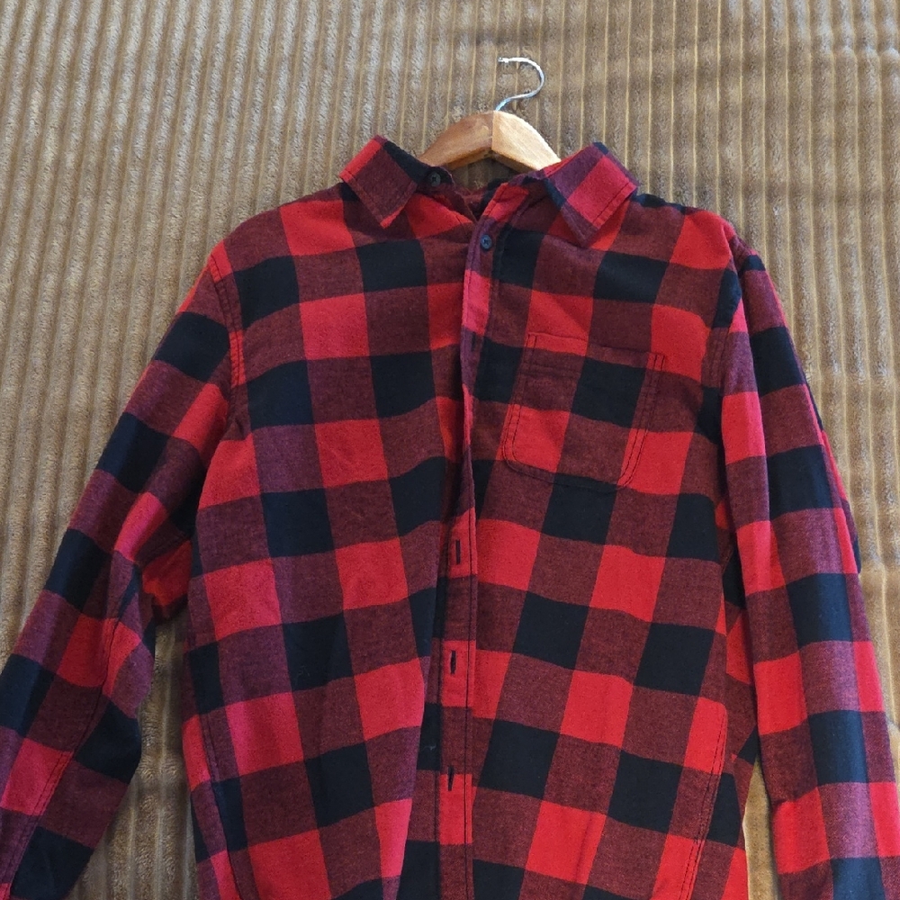 Aeropostale Red and Black Checkered Casual Shirt